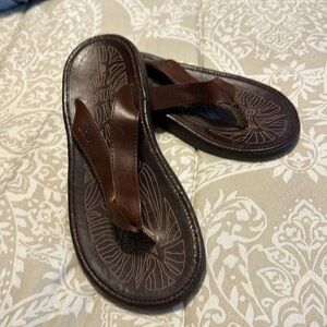 Woman’s JBU sandals